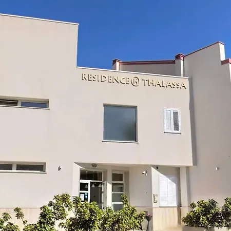 Hotel Thalassa & *