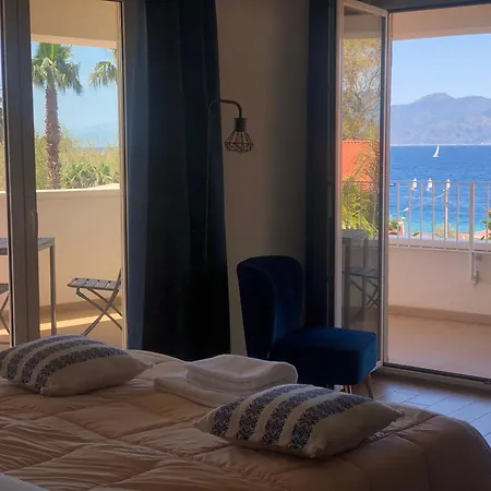 Hotel Thalassa & *